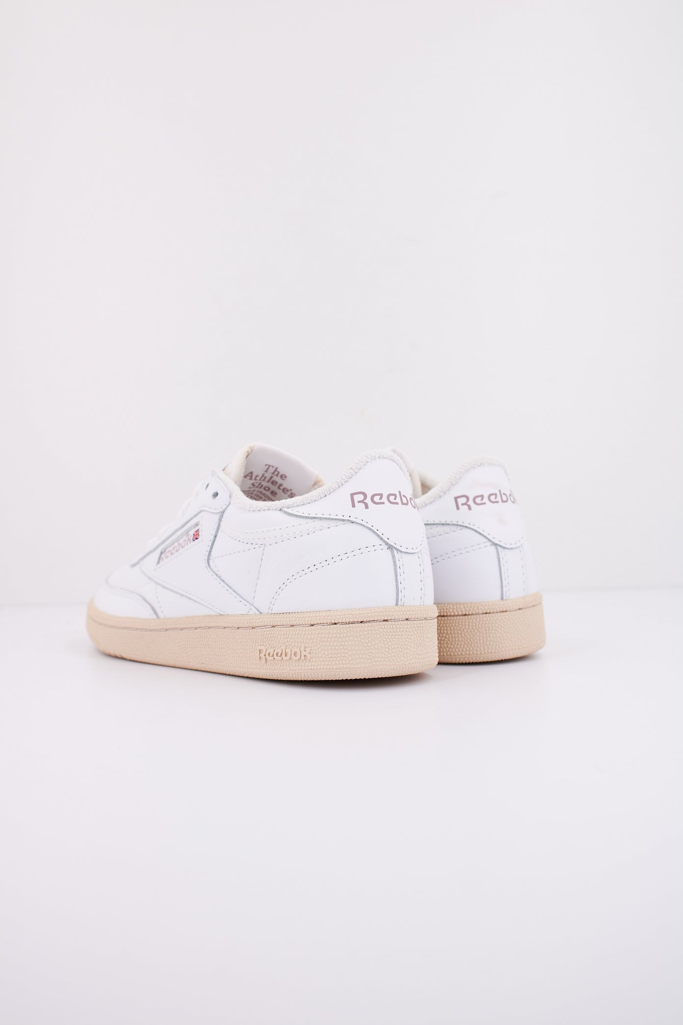 REEBOK CLUB C VINTAGE en color BLANCO (4)