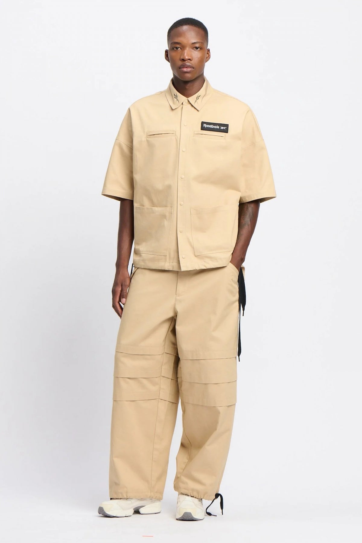 REEBOK S S SHIRT en color MARRON CLARO (4)