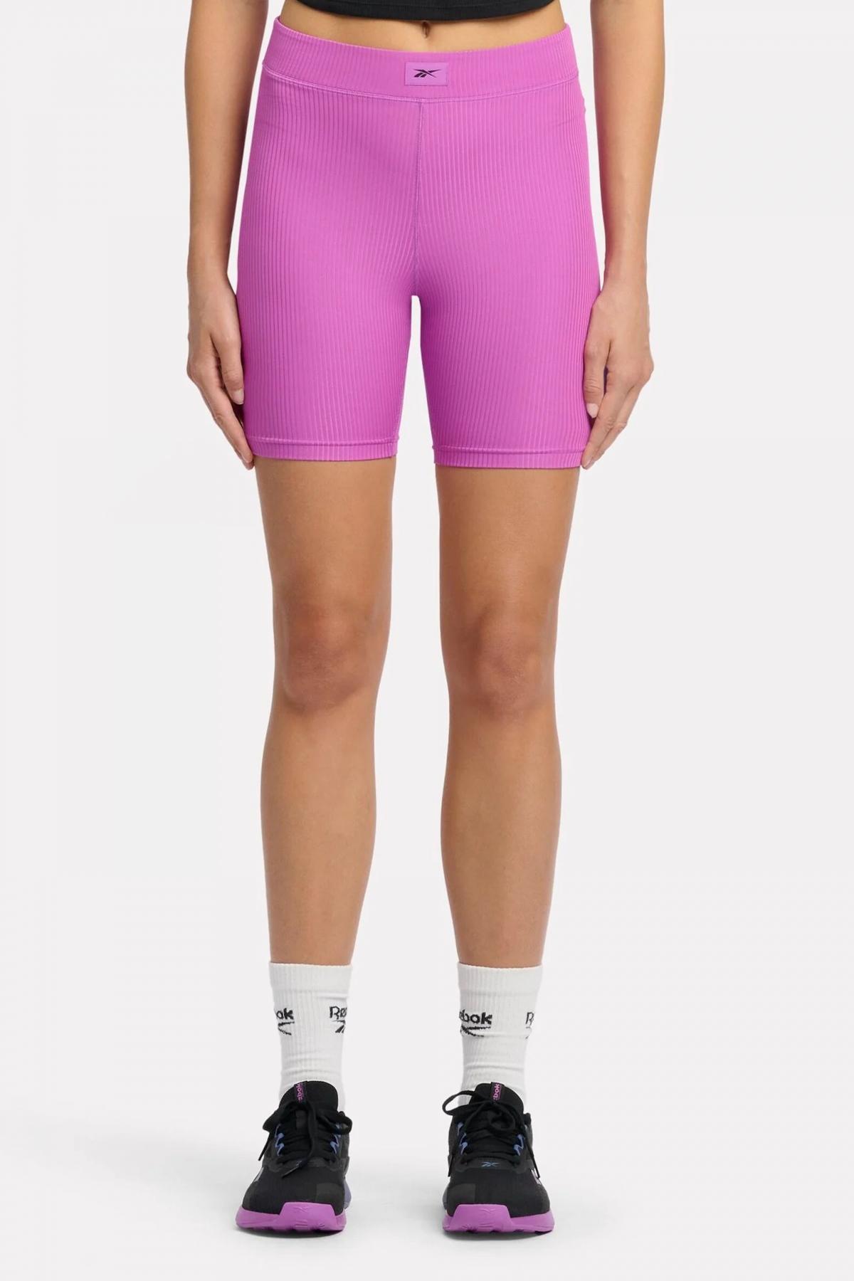 REEBOK RIB BIKE SHORT en color VIOLETA (1)