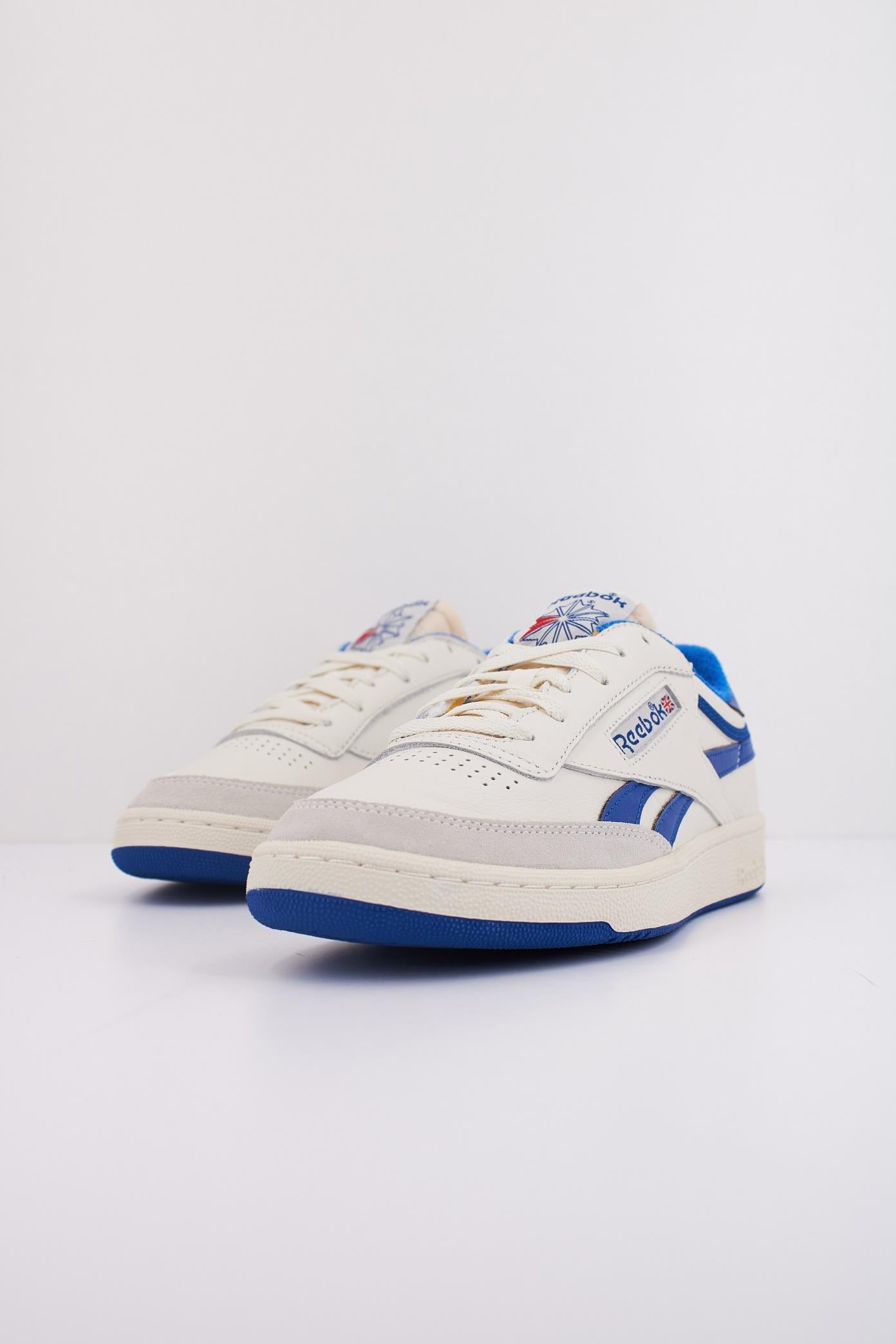 REEBOK CLUB C REVENGE VINTAGE en color BEIS (2)
