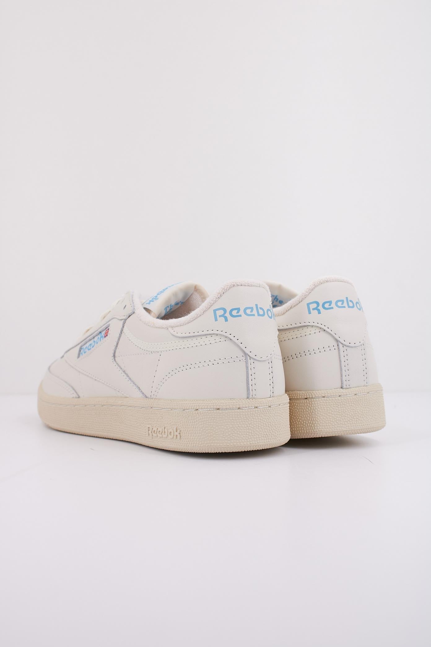 REEBOK CLUB C VINTAGE en color BEIS (4)