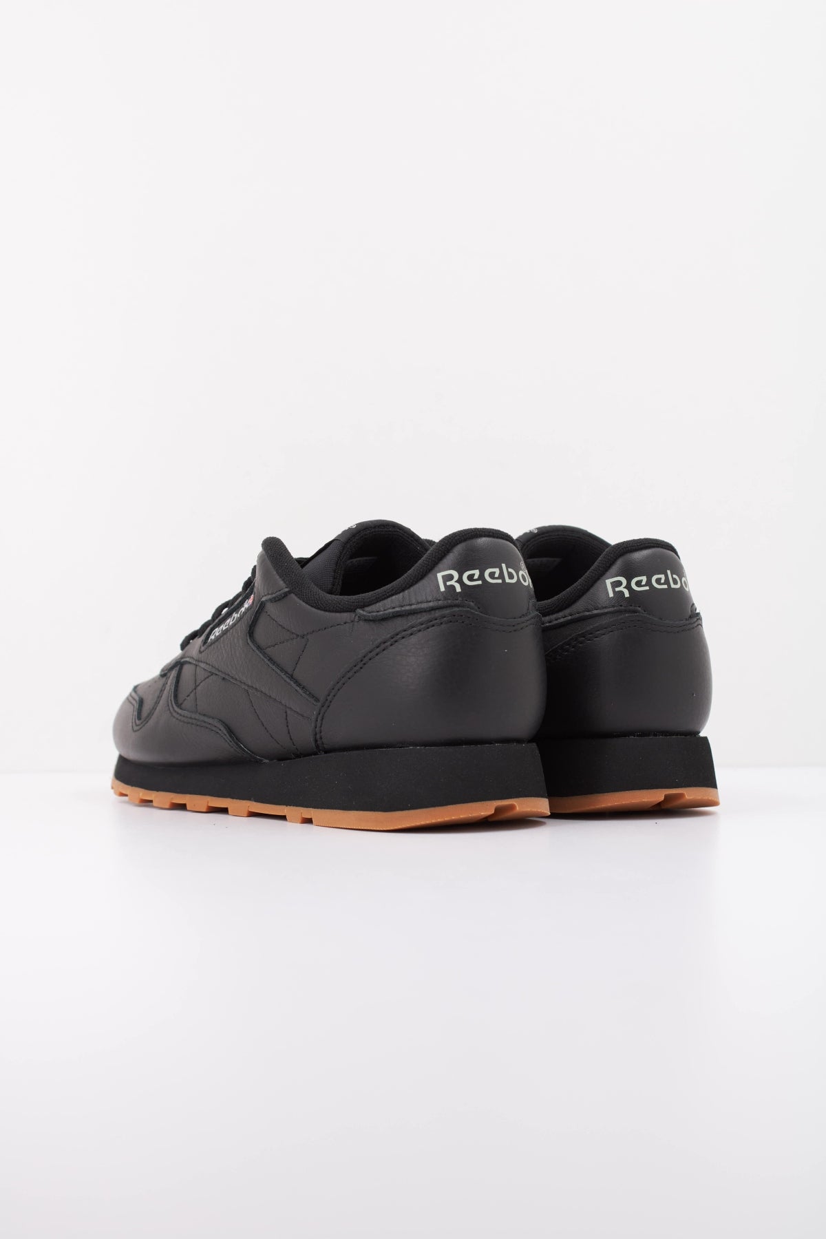 REEBOK CLASSIC LEATHER en color NEGRO (4)