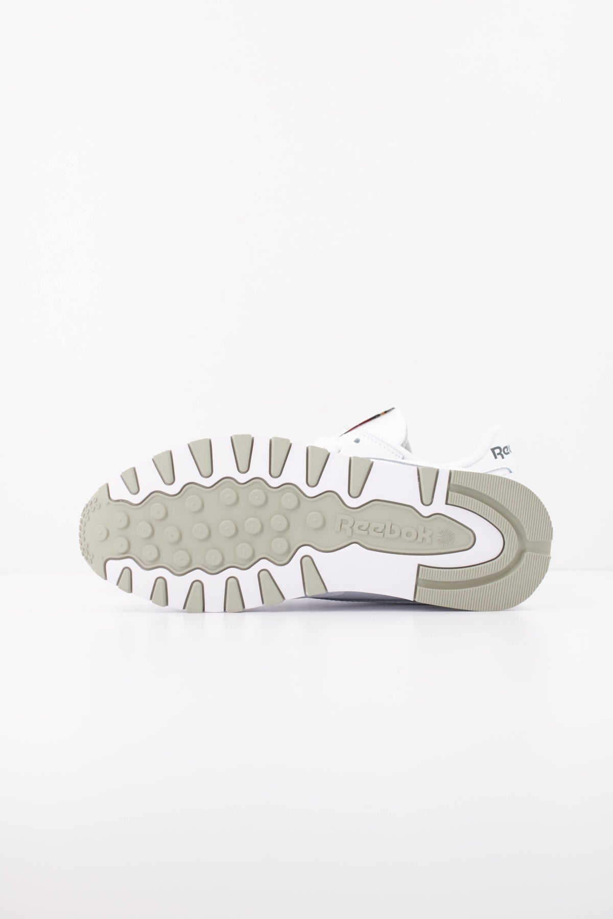 REEBOK CLASSIC LEATHER en color BLANCO (5)