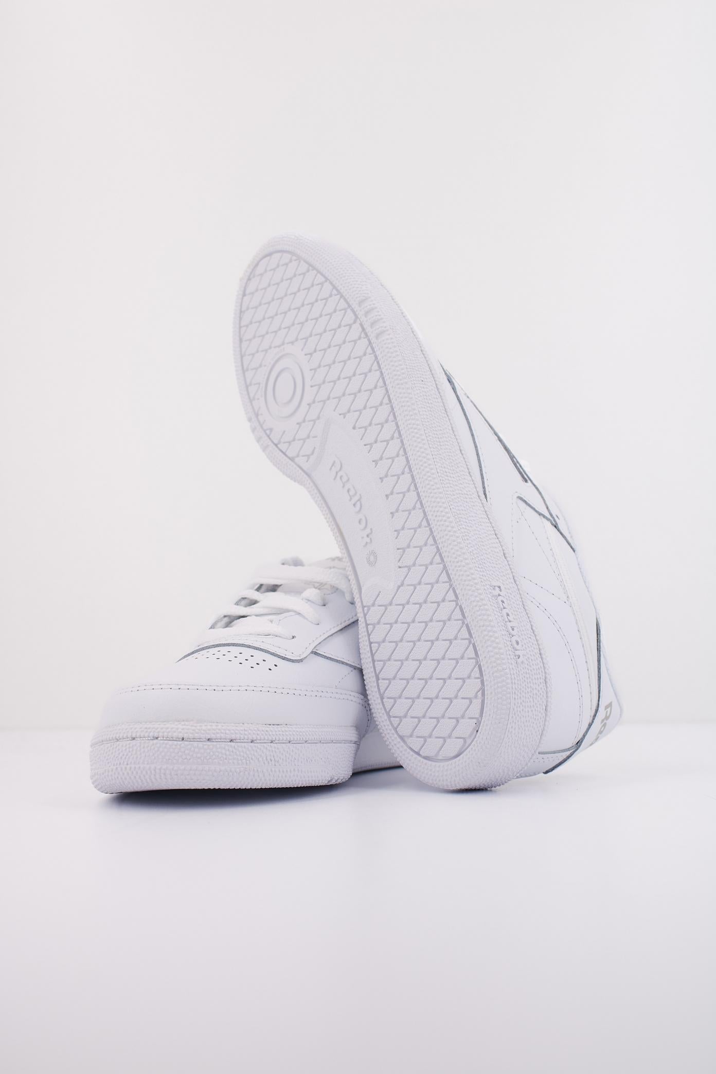 REEBOK CLUB C en color BLANCO (5)