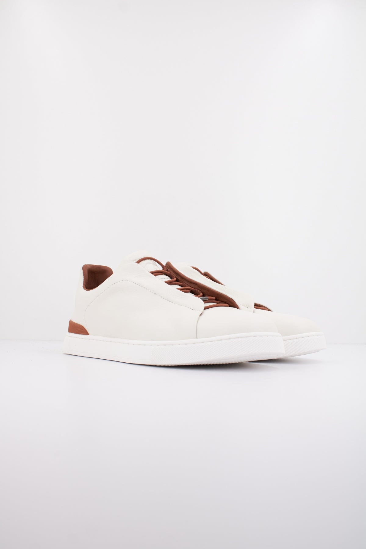 KANGAROOS K en color BLANCO (2)