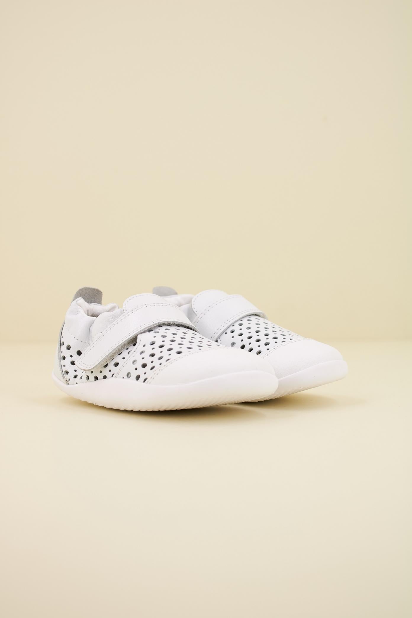 BOBUX XP GO PUNCH en color BLANCO (2)