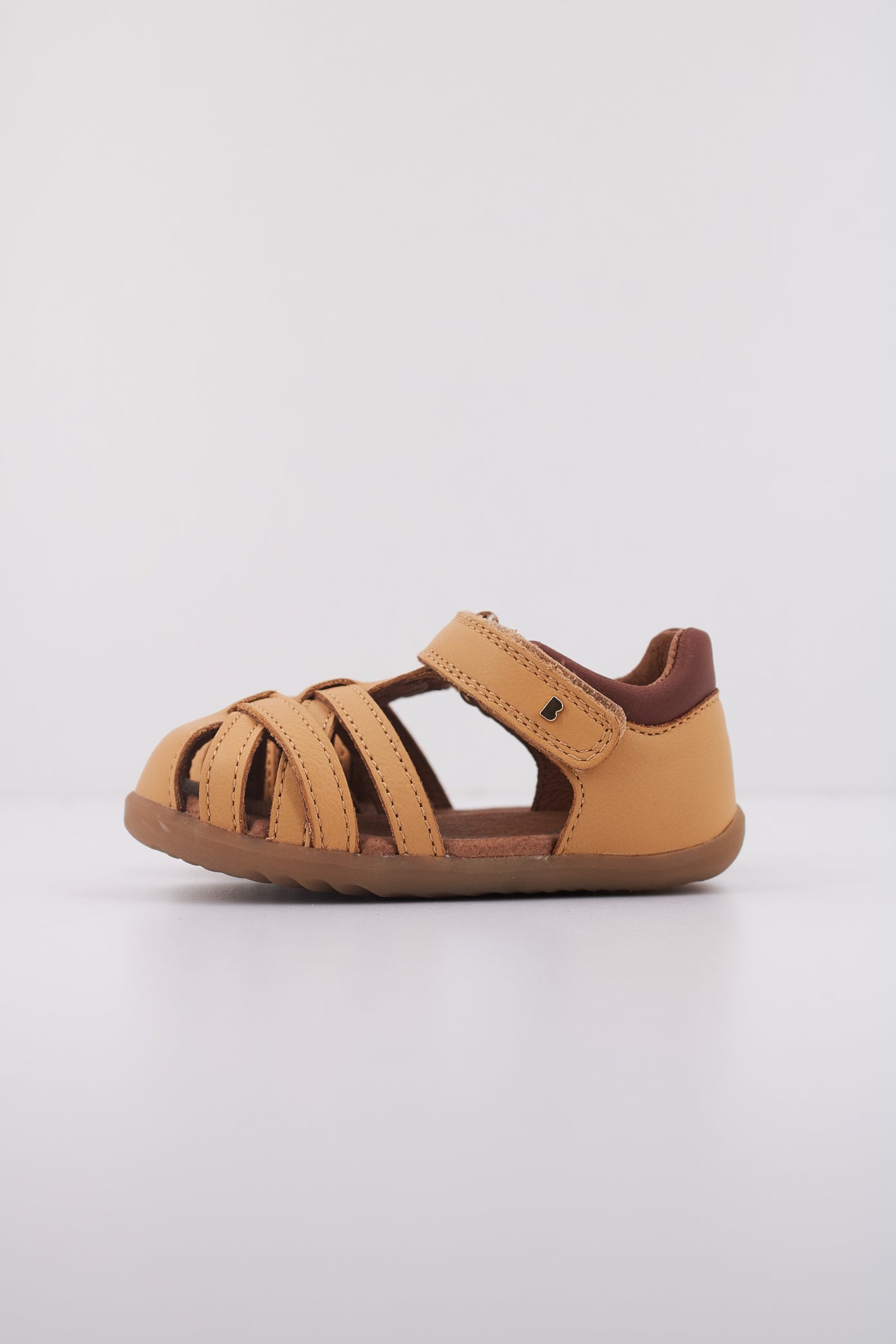 BOBUX CROSS JUMP en color MARRON CLARO (1)