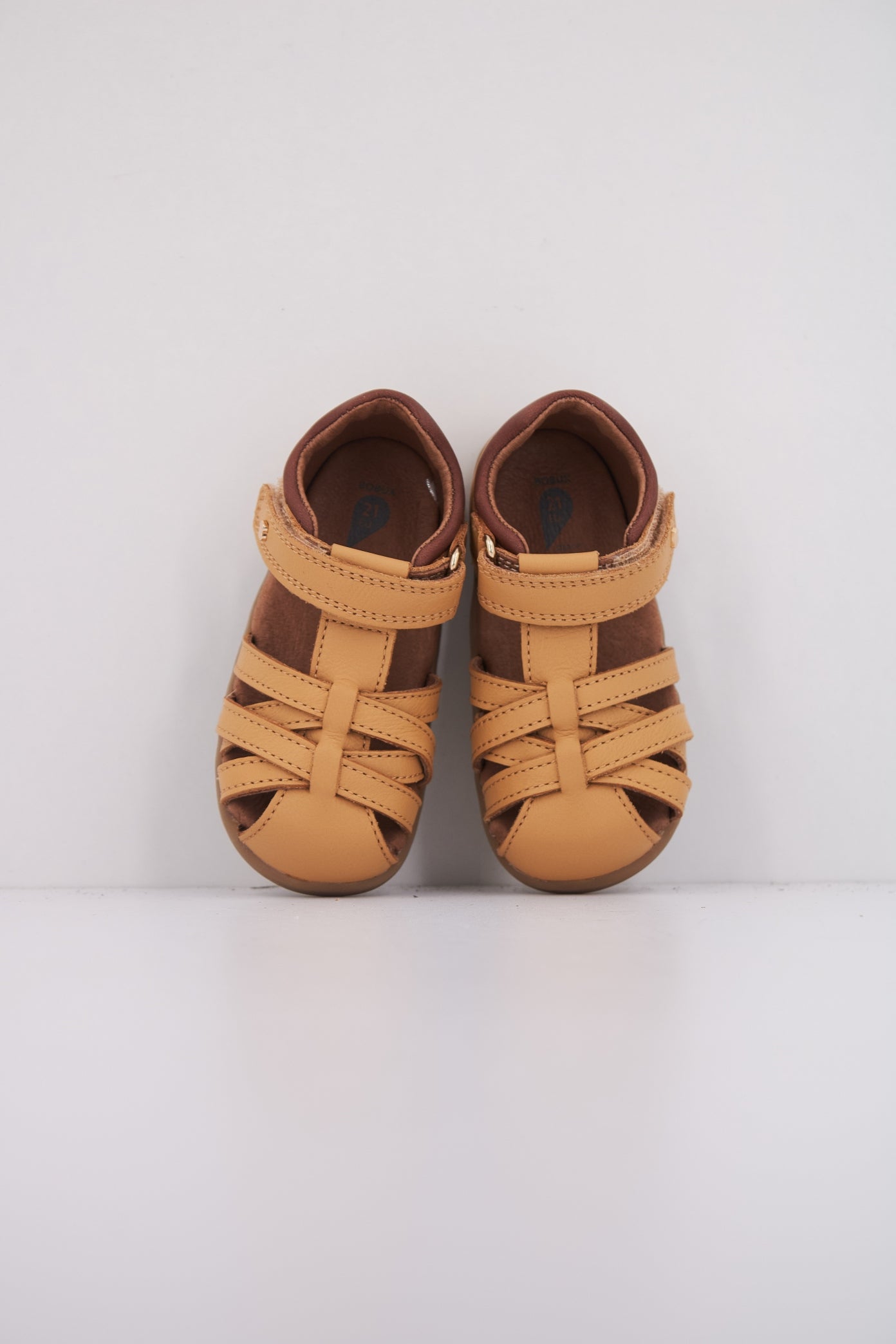 BOBUX CROSS JUMP en color MARRON CLARO (3)