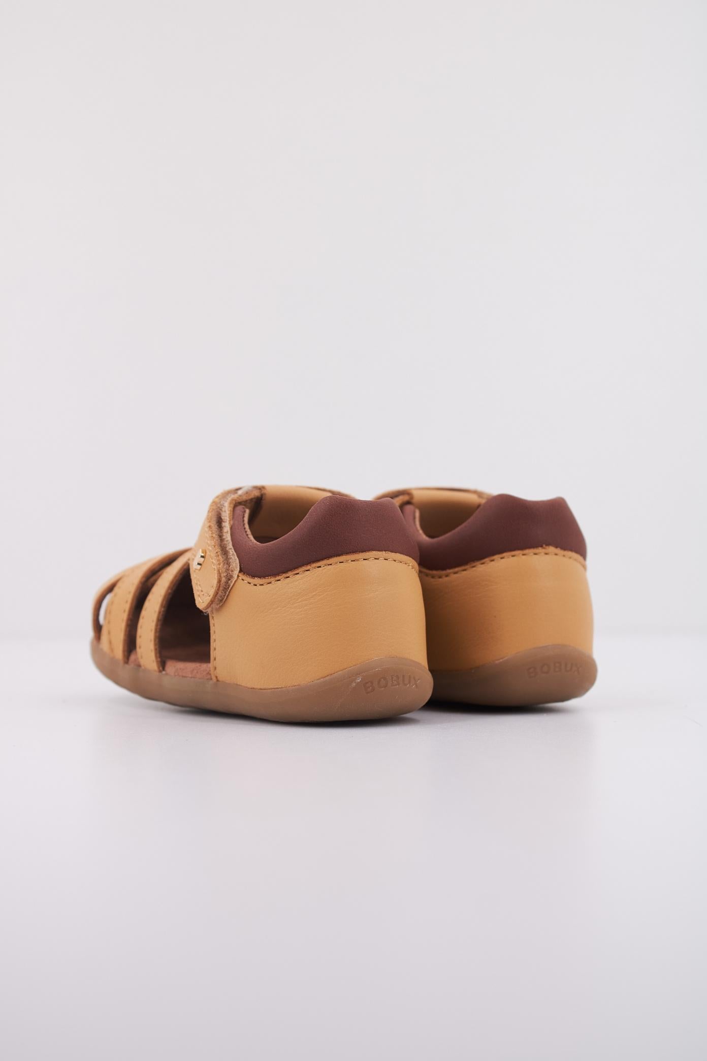 BOBUX CROSS JUMP en color MARRON CLARO (4)