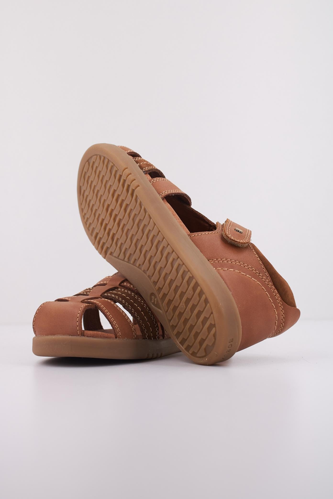 BOBUX ROAM en color MARRON (5)