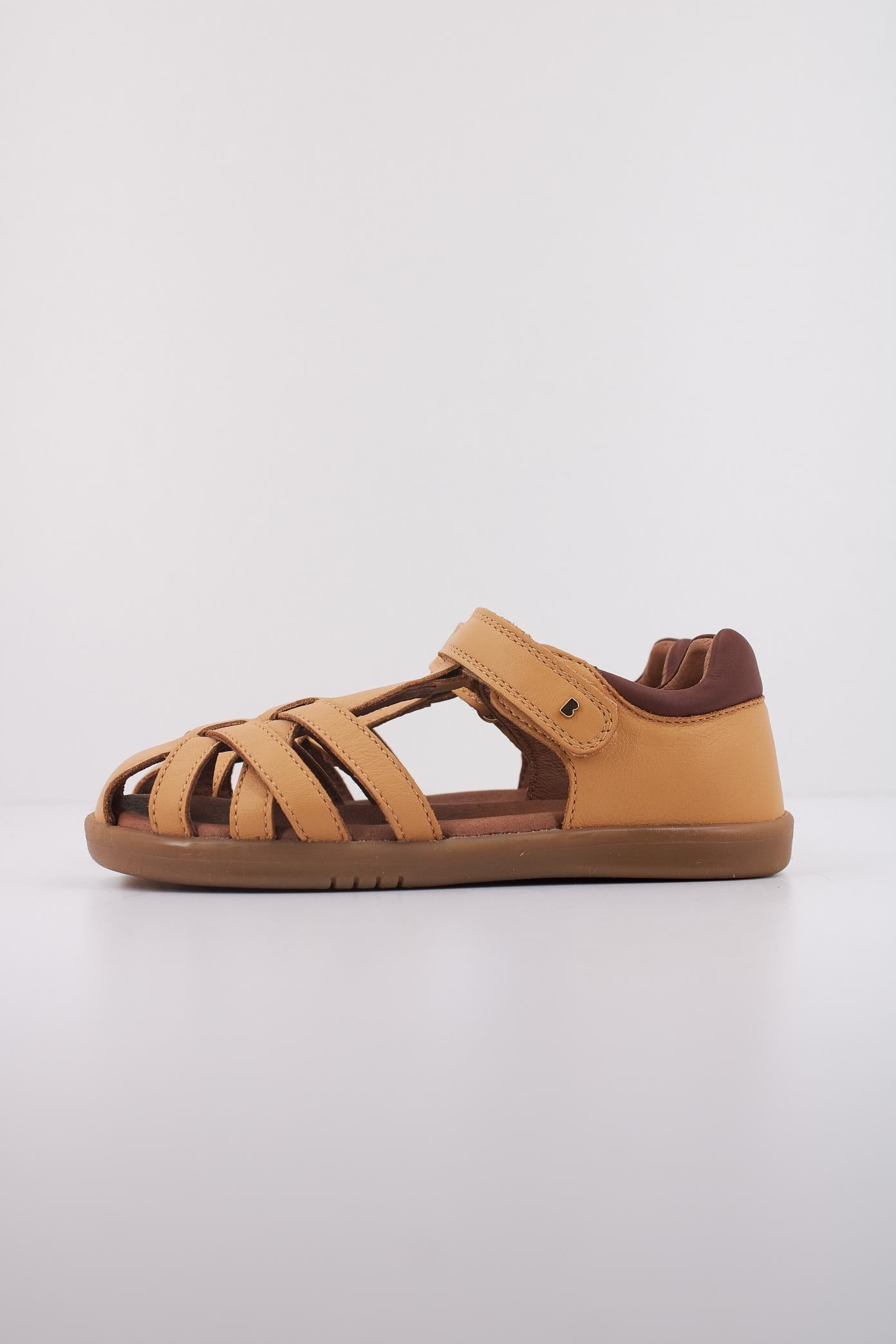 BOBUX CROSS JUMP en color MARRON CLARO (1)