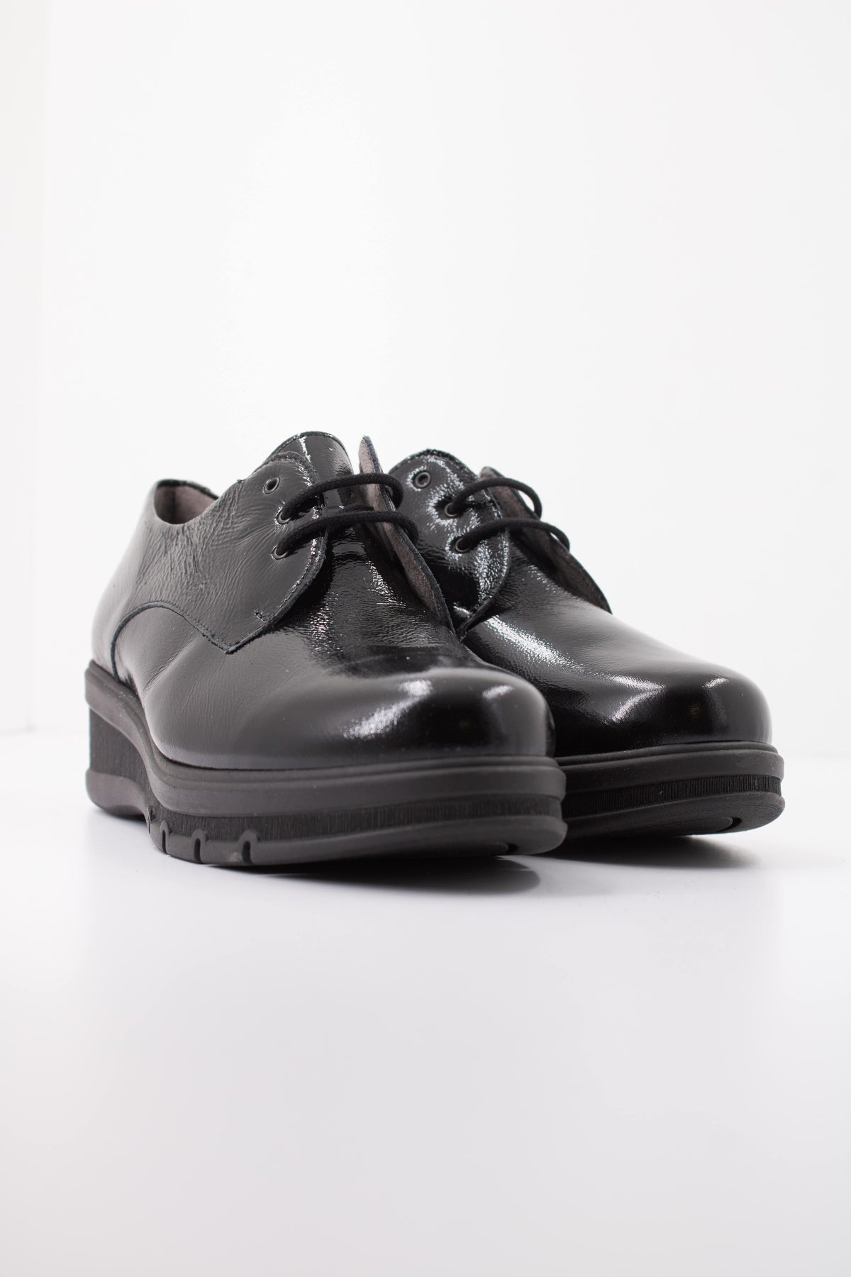 PITILLOS P BLUCHER CHAROL en color NEGRO (2)