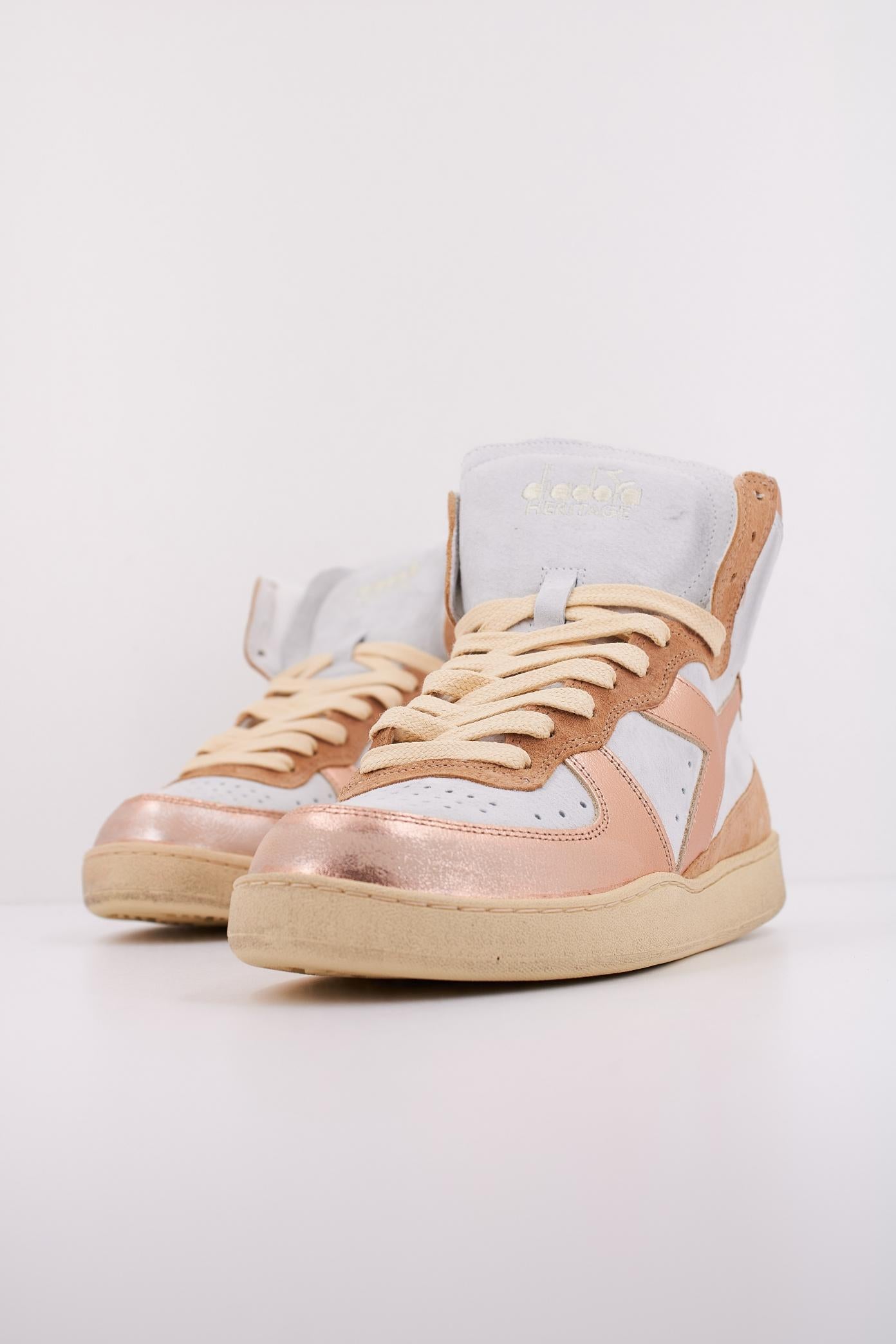 DIADORA ALTO BASKET USED en color ORO (2)
