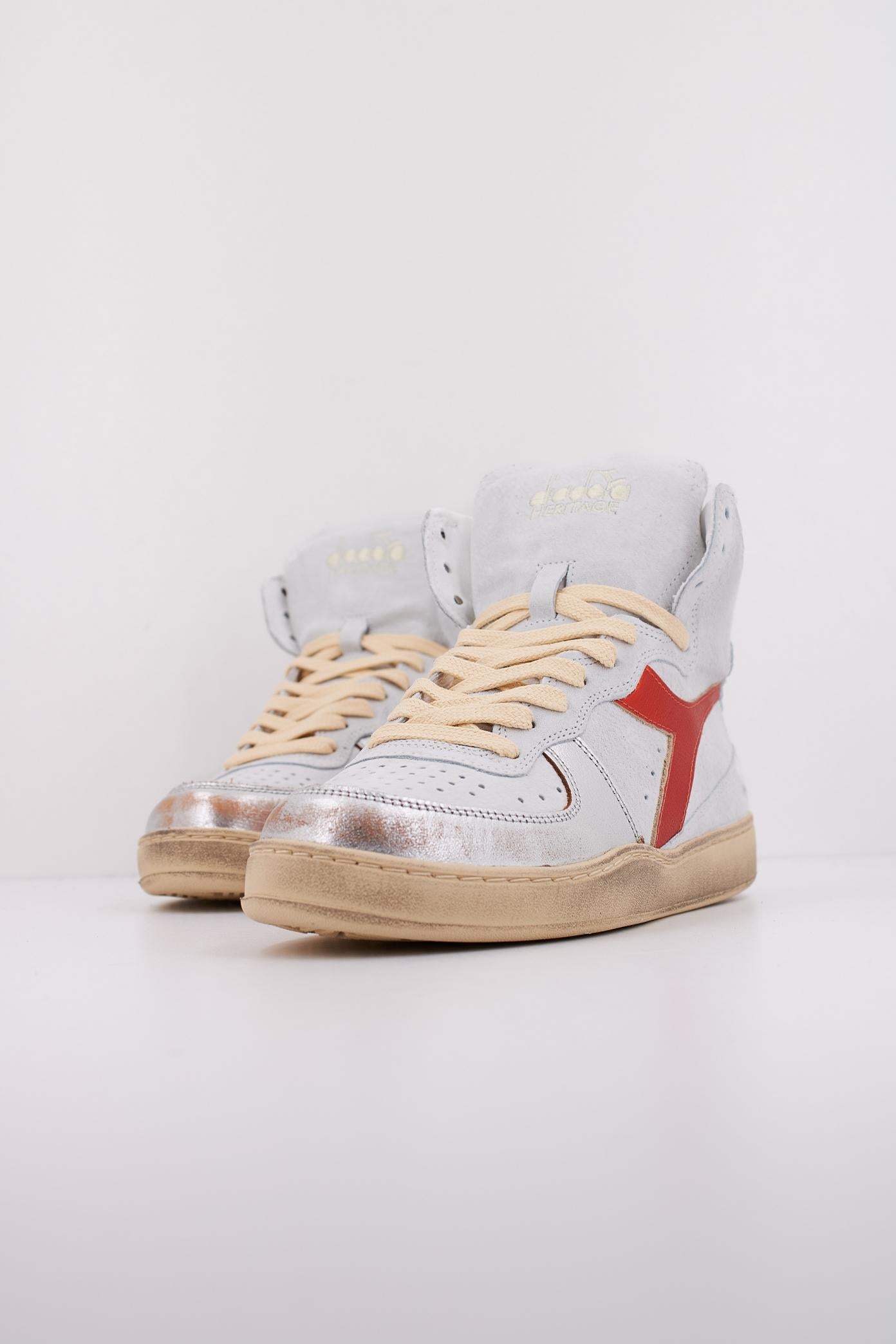DIADORA ALTO BASKET USED en color BLANCO (2)