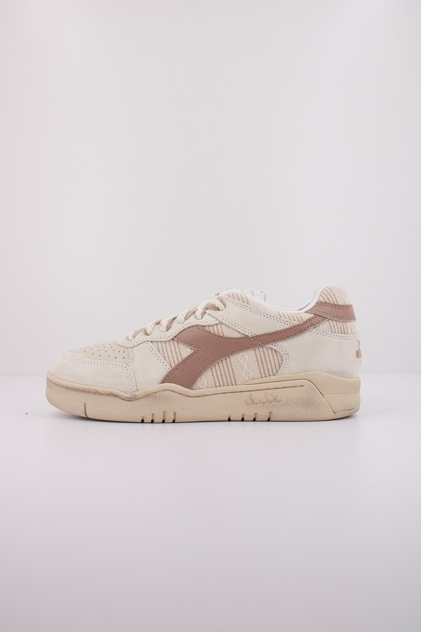 DIADORA BOHO en color BEIS (1)