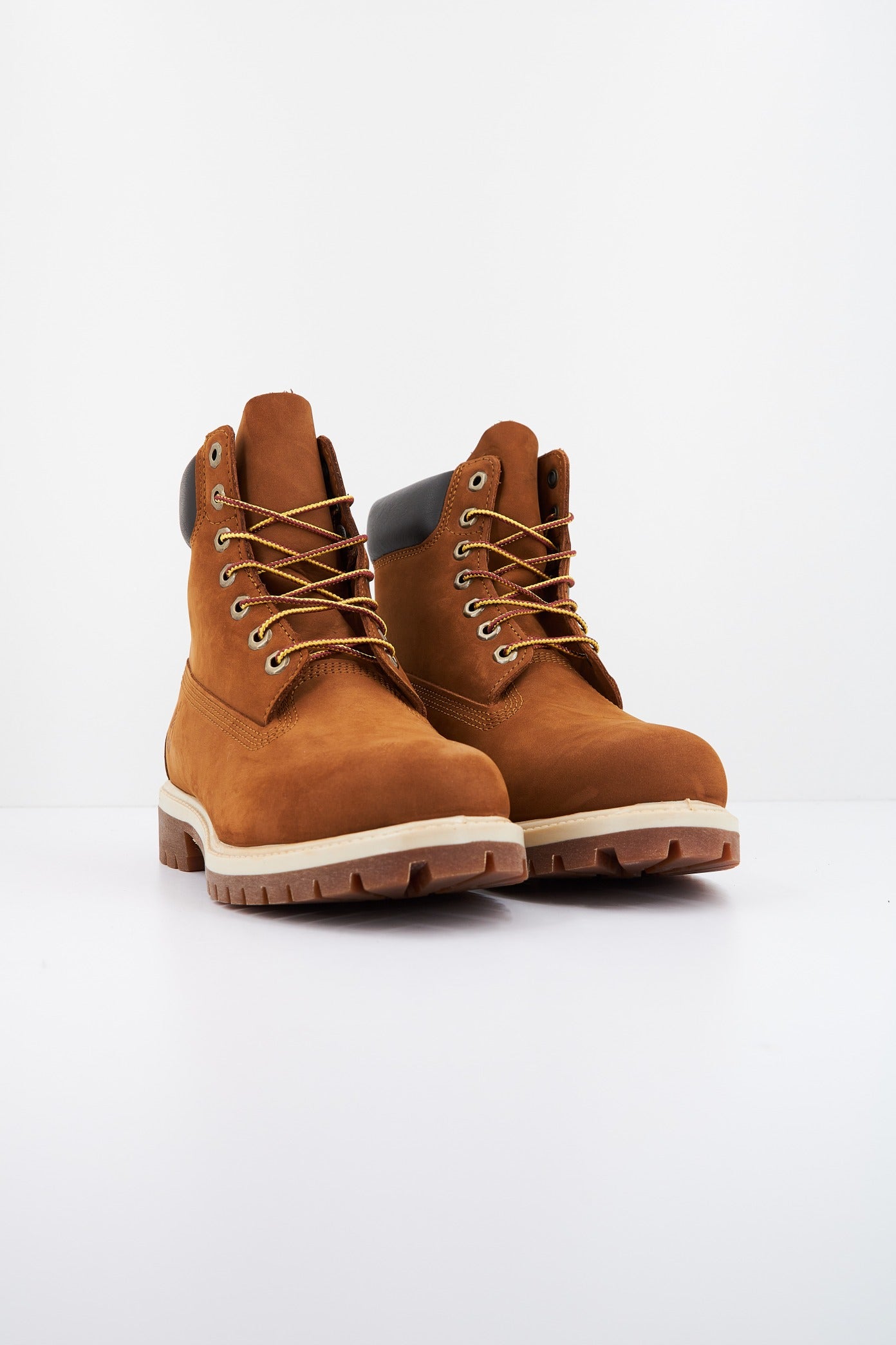 TIMBERLAND TB en color MARRON CLARO (2)