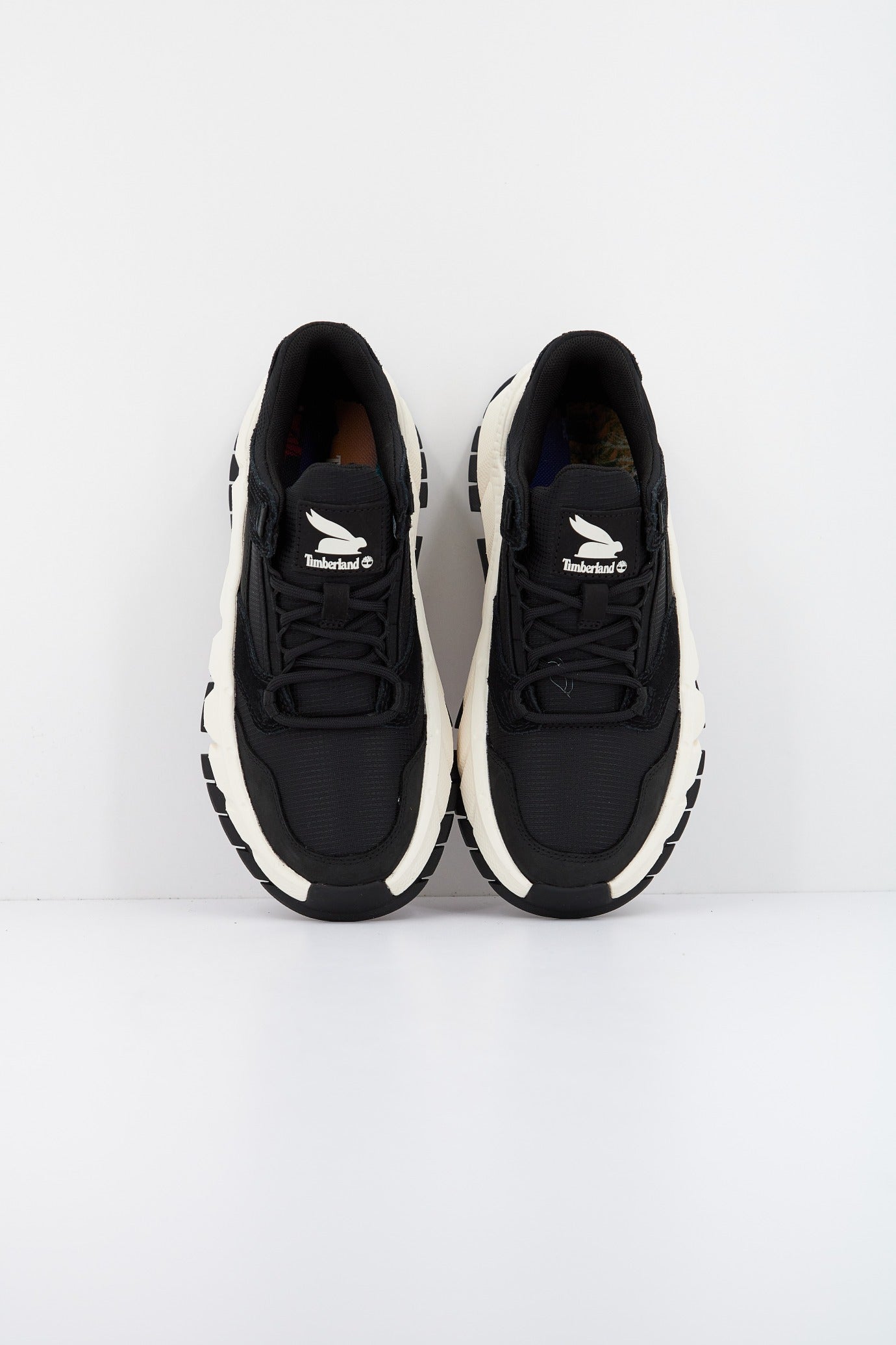 TIMBERLAND TURBO LOW en color NEGRO (2)