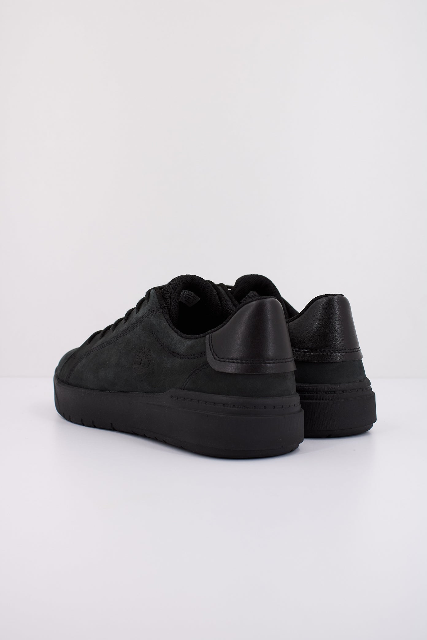 TIMBERLAND SENECA BAY LOW LACE UP en color NEGRO  (4)