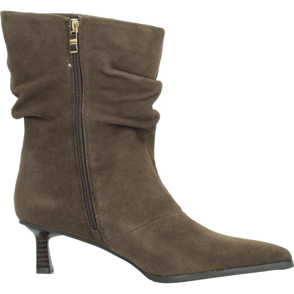 TOP BOTA CORTA ARRUGADA en color MARRON CLARO (4)