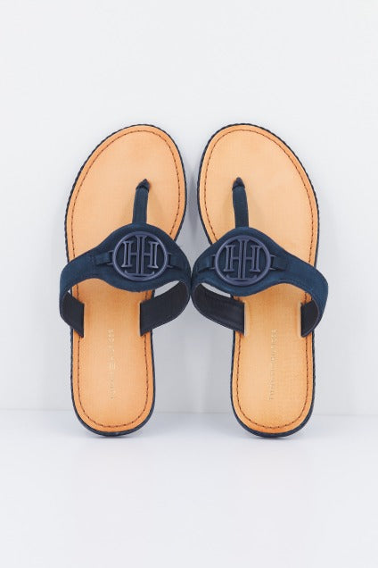 TOMMY HILFIGER ESSENTIAL HARDWARE FLAT en color AZUL (1)