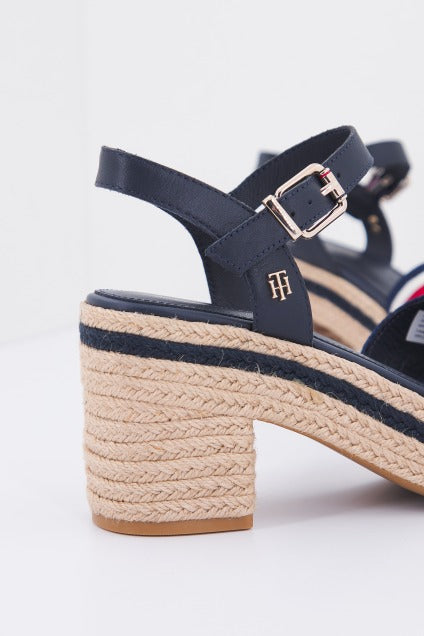 TOMMY HILFIGER TH ARTISANAL MID HEEL SA en color AZUL (4)