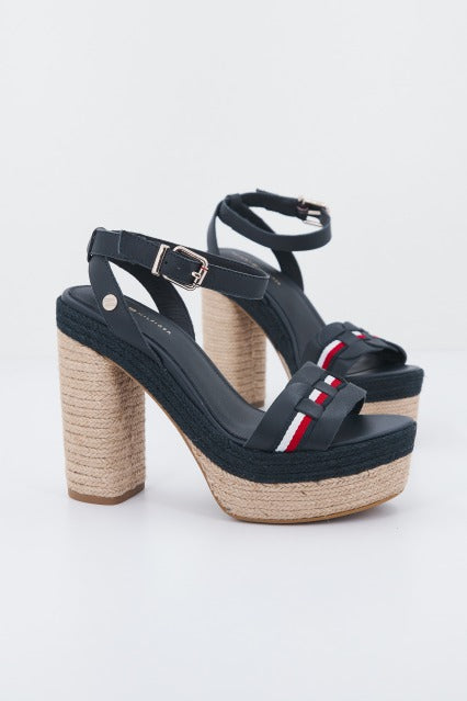 TOMMY HILFIGER TH INTERLACE HIGH HEEL S en color AZUL (1)