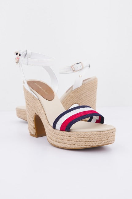 TOMMY HILFIGER SHIMMERY RIBBON HEEL SAN en color BLANCO (1)