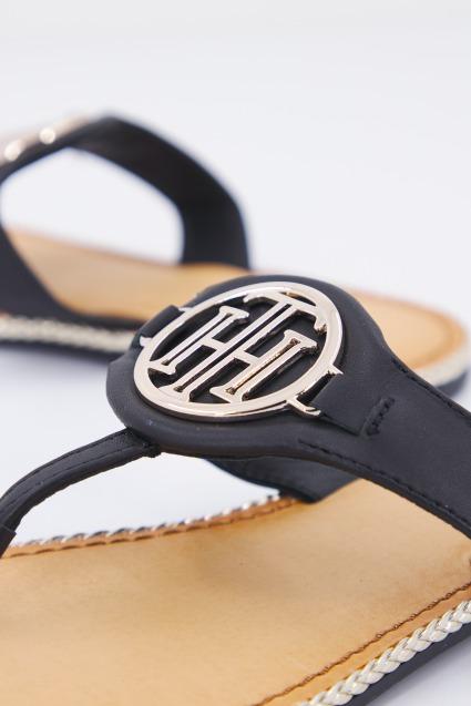 TOMMY HILFIGER ESSENTIAL LEATHER FLAT S en color NEGRO (4)