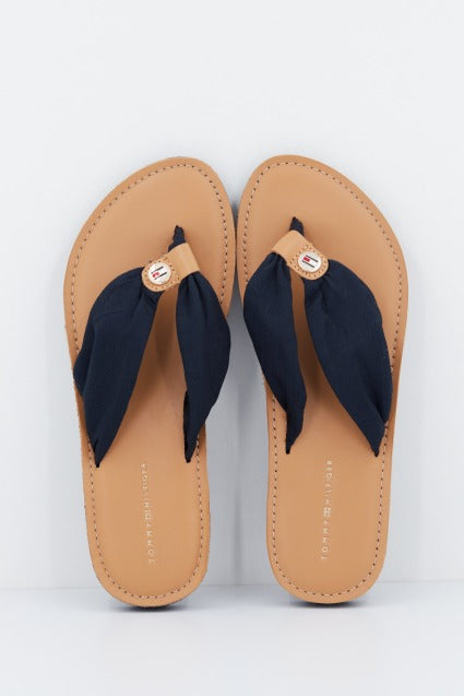 TOMMY HILFIGER LEATHER FOOTBED BEACH SA en color AZUL (1)