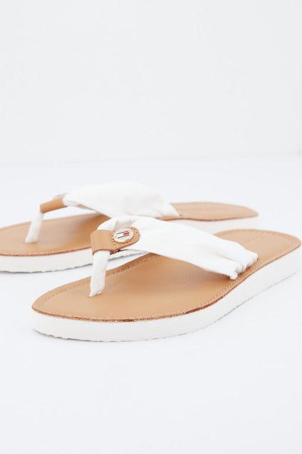 TOMMY HILFIGER LEATHER FOOTBED BEACH SA en color BLANCO (2)
