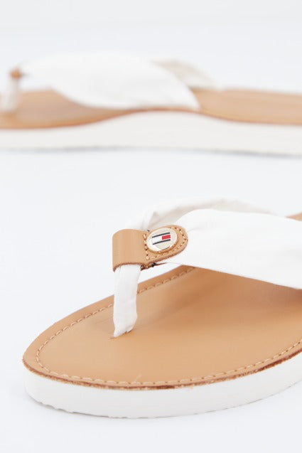 TOMMY HILFIGER LEATHER FOOTBED BEACH SA en color BLANCO (4)
