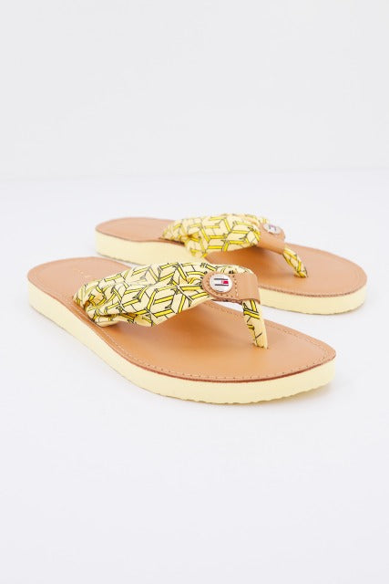 TOMMY HILFIGER LEATHER FOOTBED BEACH en color AMARILLO (2)