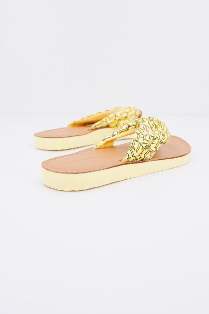TOMMY HILFIGER LEATHER FOOTBED BEACH en color AMARILLO (3)