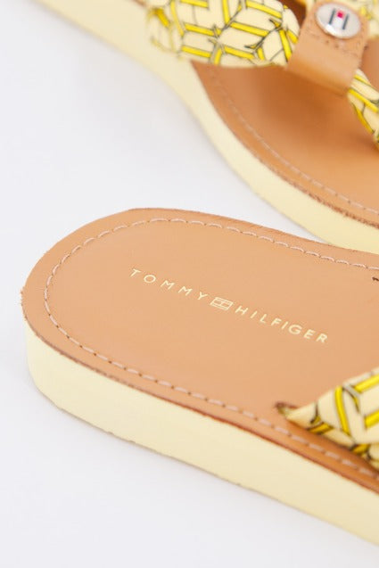 TOMMY HILFIGER LEATHER FOOTBED BEACH en color AMARILLO (4)