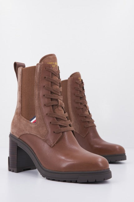 TOMMY HILFIGER OUTDOOR HEEL LACE UP en color MARRON (2)