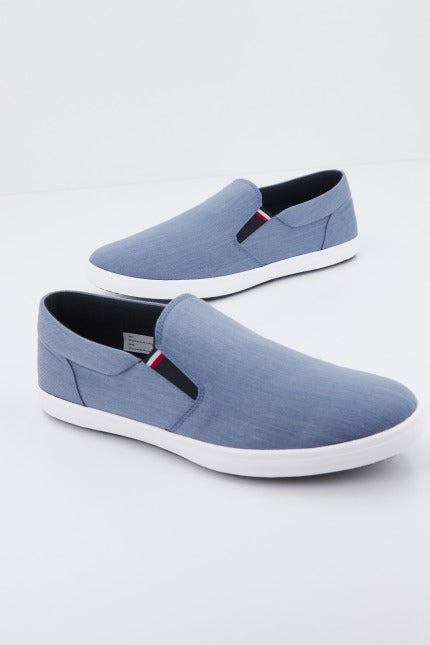TOMMY HILFIGER ESSENTIAL SLIP ON CHAMBR en color AZUL (2)