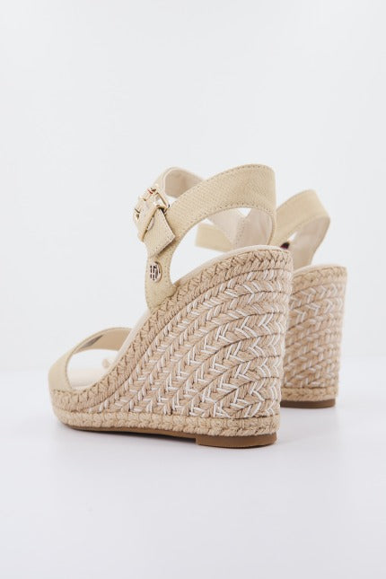 TOMMY HILFIGER SHINY TOUCHES HIGH WEDGE en color BEIS (3)
