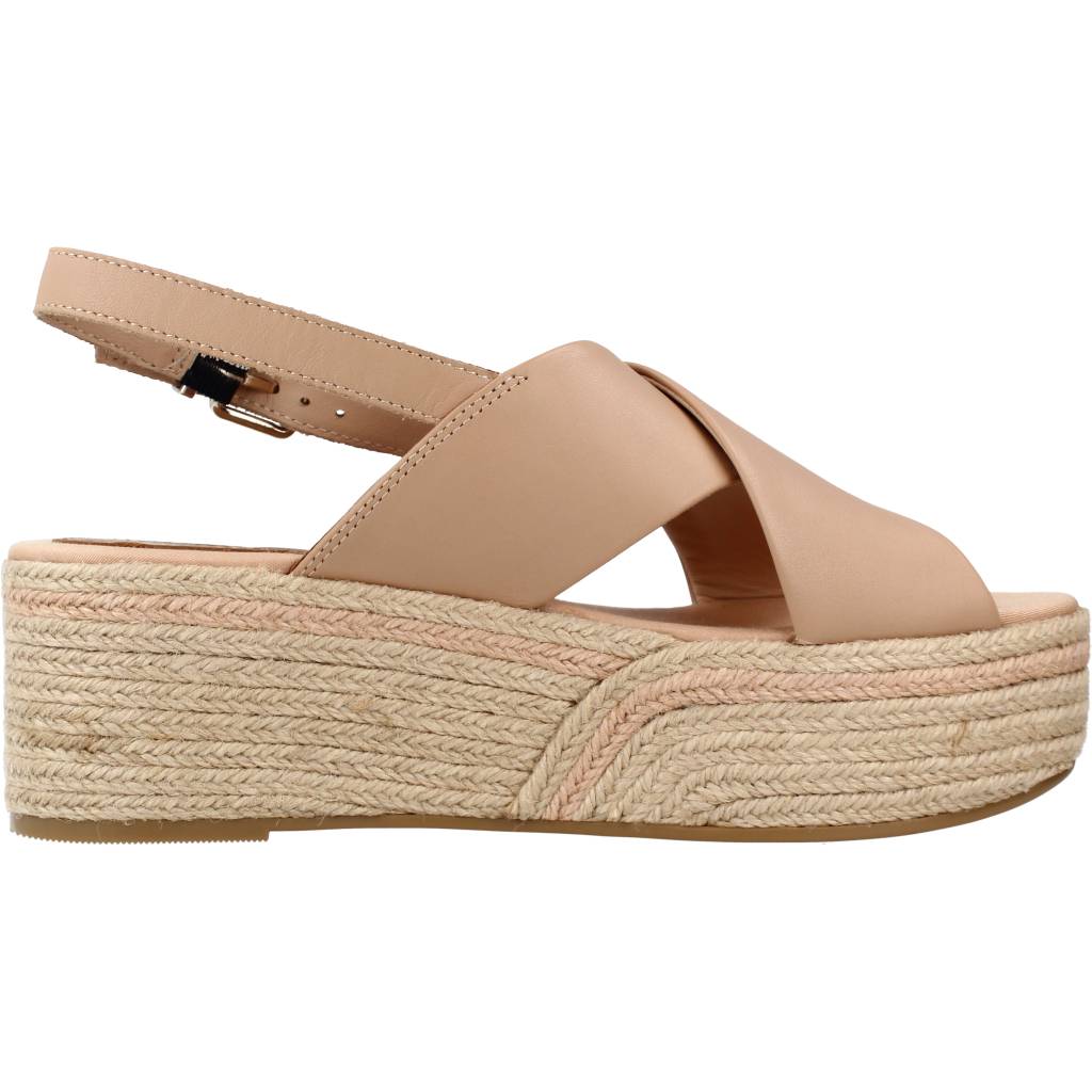 TOMMY HILFIGER ELEVATED TH LEATHER FLAT en color NUDE (4)