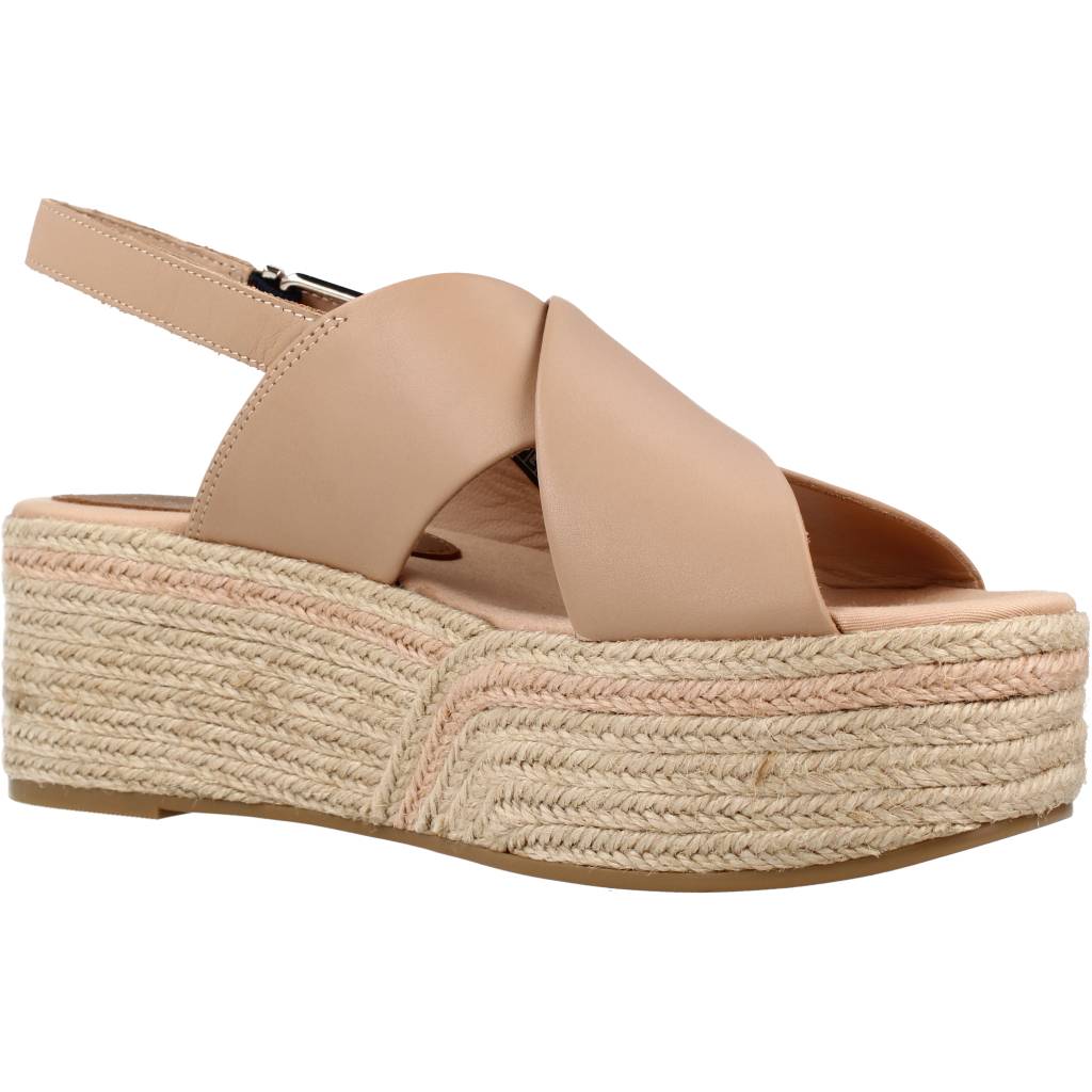 TOMMY HILFIGER ELEVATED TH LEATHER FLAT en color NUDE (5)