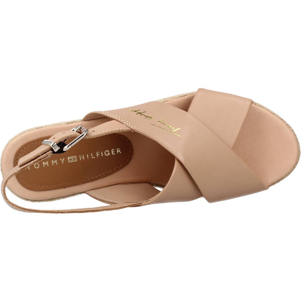 TOMMY HILFIGER ELEVATED TH LEATHER FLAT en color NUDE (7)
