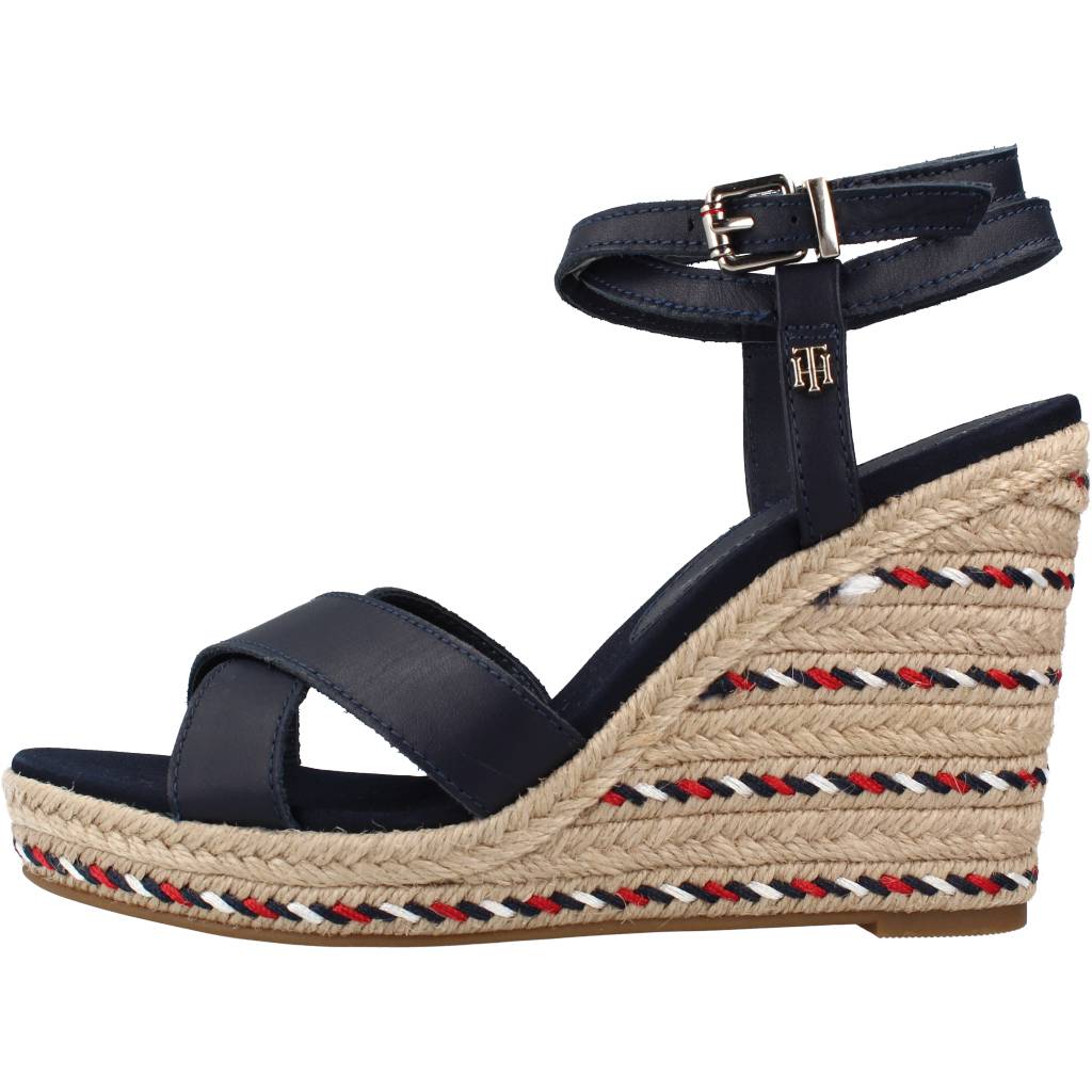TOMMY HILFIGER FEMININE HIGH WEDGE SAND en color AZUL (2)