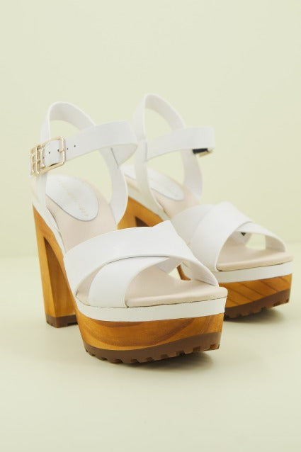TOMMY HILFIGER FEMININE HIGH HEEL CLOG en color BLANCO (2)