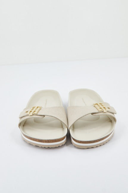 TOMMY HILFIGER TH MOLDED FOOTBED FLAT S en color BEIS (3)