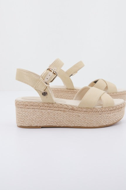 TOMMY HILFIGER SHINY TOUCHES FLATFORM W en color BEIS (2)