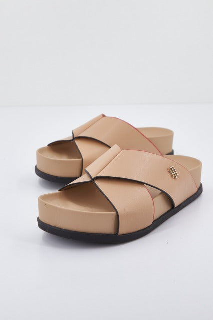 TOMMY HILFIGER MODERN TH FLATFORM SANDA en color NUDE (3)