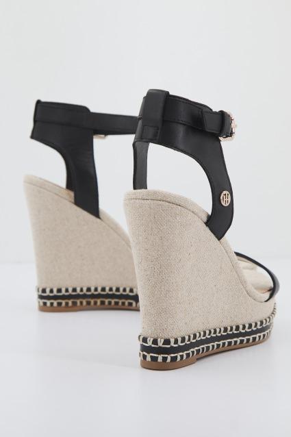 TOMMY HILFIGER ELEVATED SIGNATURE WEDGE en color NEGRO (3)