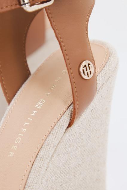 TOMMY HILFIGER ELEVATED SIGNATURE WEDGE en color MARRON (4)