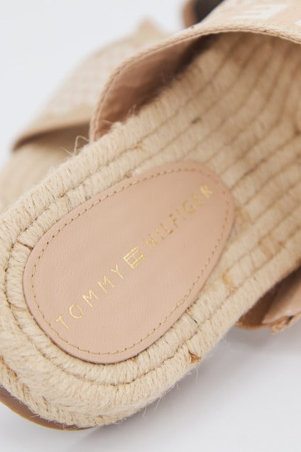 TOMMY HILFIGER WEBBING FLAT ESPAD en color NUDE (4)