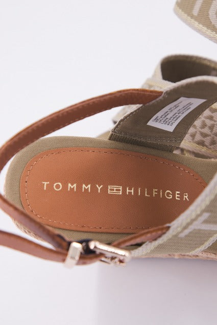 TOMMY HILFIGER WEBBING HIGH WEDGE en color VERDE (4)