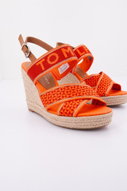 TOMMY HILFIGER WEBBING HIGH WEDGE en color NARANJA (1)